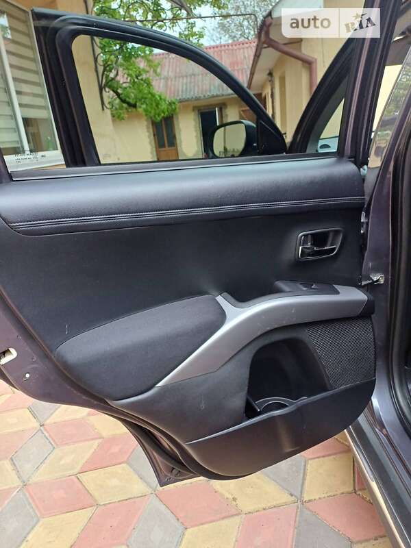 Внедорожник / Кроссовер Mitsubishi Outlander 2010 в Тернополе