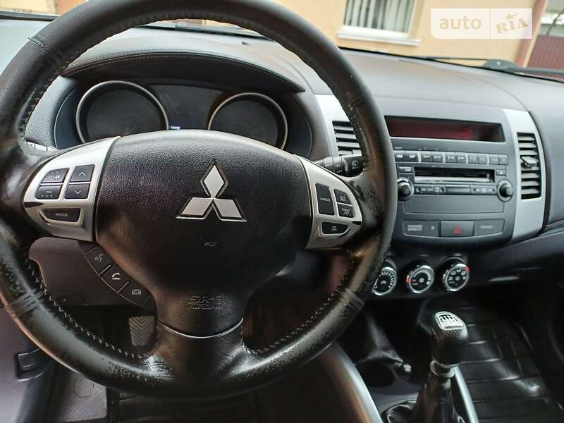 Внедорожник / Кроссовер Mitsubishi Outlander 2010 в Тернополе