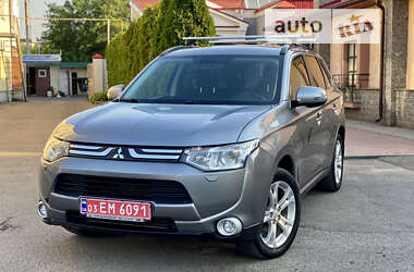 Внедорожник / Кроссовер Mitsubishi Outlander 2013 в Полтаве