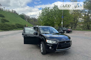 Внедорожник / Кроссовер Mitsubishi Outlander 2012 в Чернигове