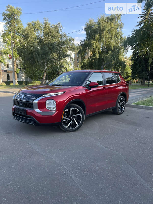 Позашляховик / Кросовер Mitsubishi Outlander 2022 в Дніпрі