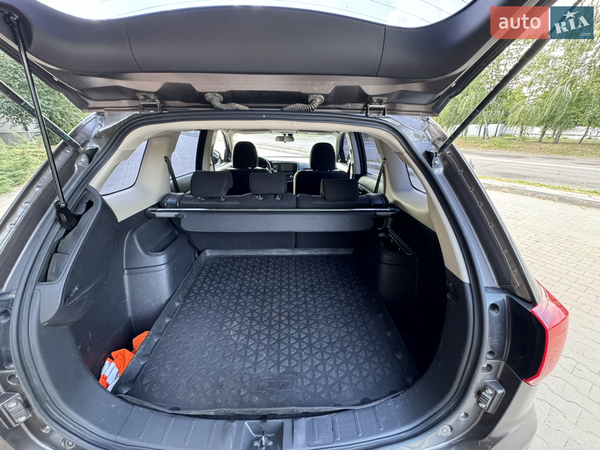 2016 Mitsubishi Outlander - мініатюра 13