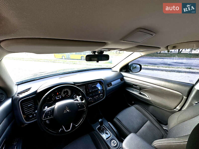 Внедорожник / Кроссовер Mitsubishi Outlander 2016 в Белой Церкви фото 27 Внедорожник / Кроссовер Mitsubishi Outlander 2016 в Белой Церкви