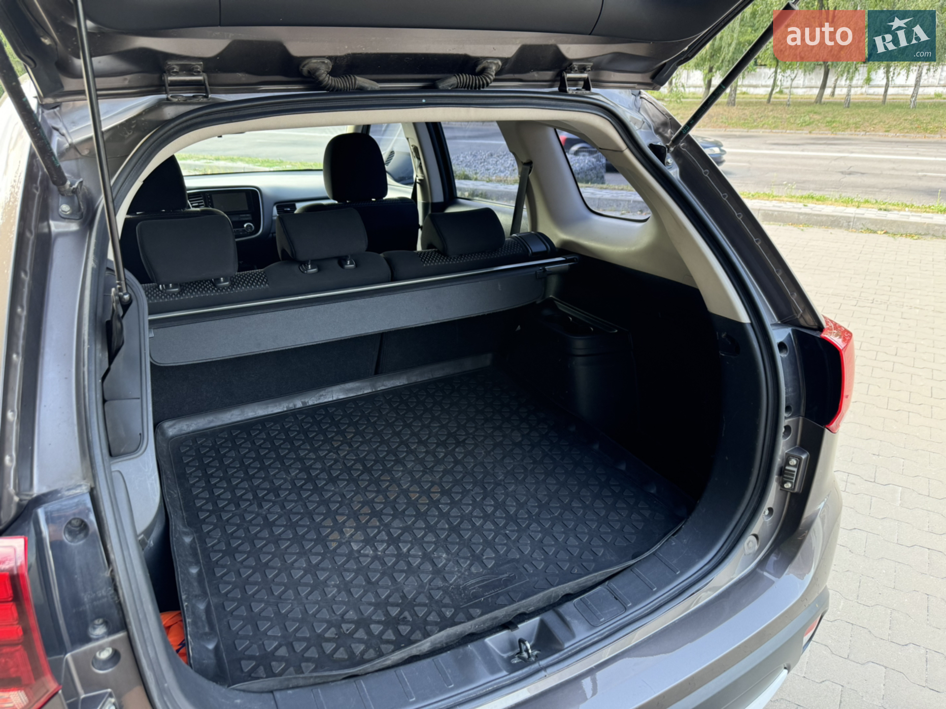 2016 Mitsubishi Outlander - мініатюра 28