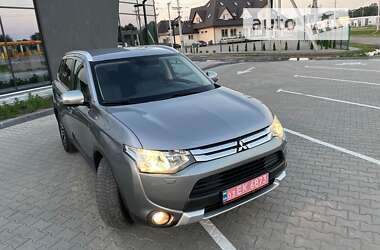 Позашляховик / Кросовер Mitsubishi Outlander 2015 в Луцьку