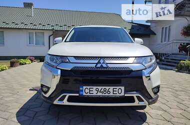 Внедорожник / Кроссовер Mitsubishi Outlander 2021 в Черновцах