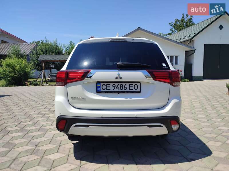 Внедорожник / Кроссовер Mitsubishi Outlander 2021 в Черновцах