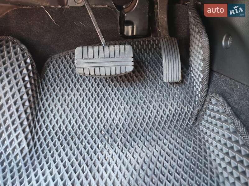 Внедорожник / Кроссовер Mitsubishi Outlander 2021 в Черновцах