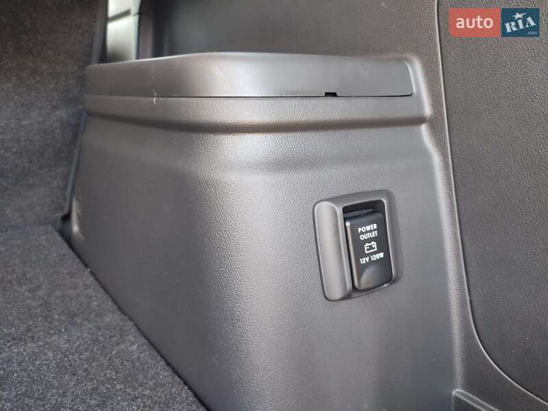 Внедорожник / Кроссовер Mitsubishi Outlander 2021 в Черновцах