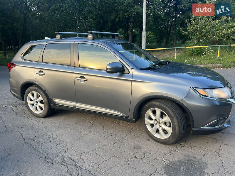 Внедорожник / Кроссовер Mitsubishi Outlander 2018 в Киеве