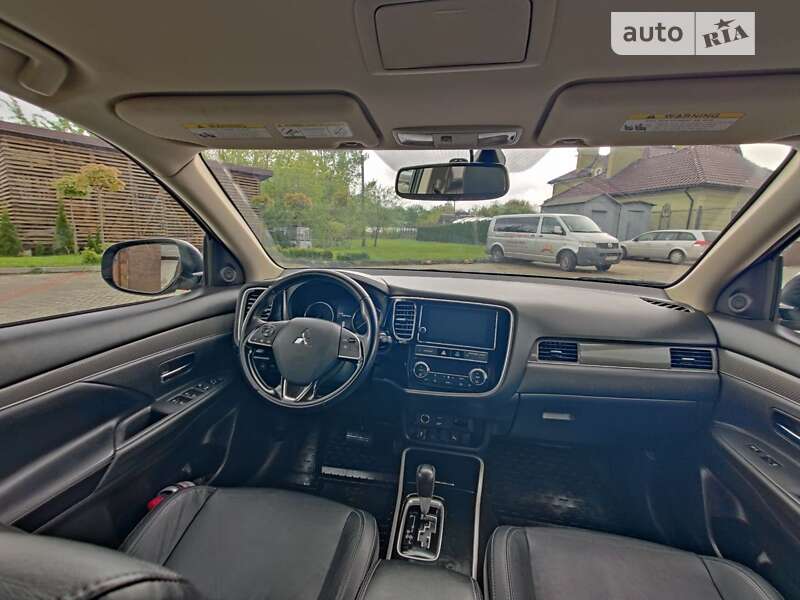 Внедорожник / Кроссовер Mitsubishi Outlander 2018 в Золочеве