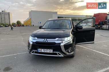 Внедорожник / Кроссовер Mitsubishi Outlander 2020 в Запорожье