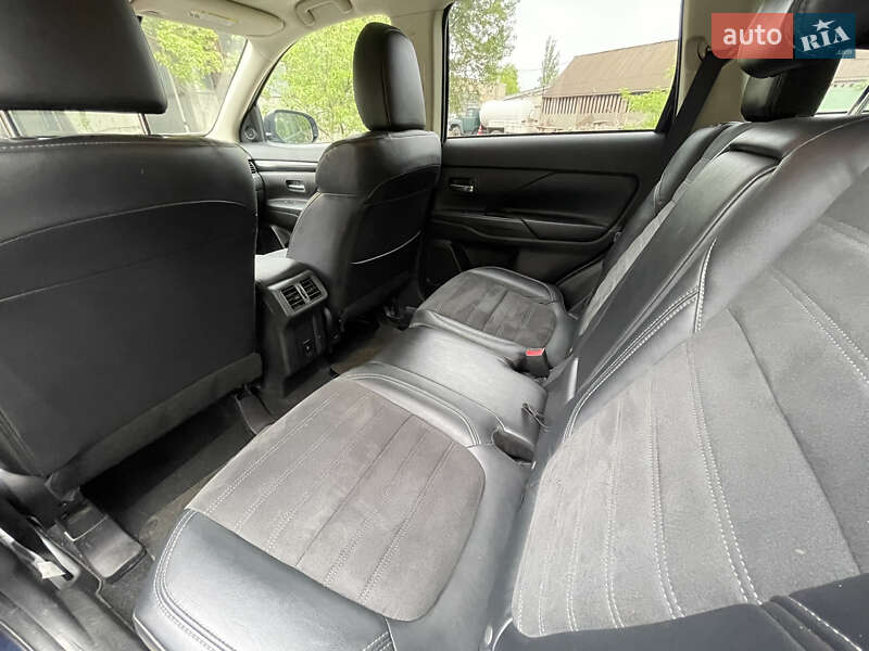 Позашляховик / Кросовер Mitsubishi Outlander 2019 в Кривому Розі