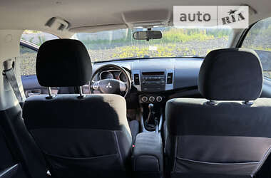Внедорожник / Кроссовер Mitsubishi Outlander 2009 в 