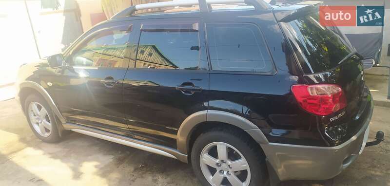 Внедорожник / Кроссовер Mitsubishi Outlander 2005 в Березовке фото 11 Внедорожник / Кроссовер Mitsubishi Outlander 2005 в Березовке