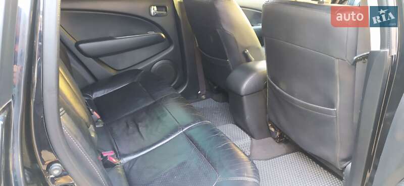 Внедорожник / Кроссовер Mitsubishi Outlander 2005 в Березовке фото 22 Внедорожник / Кроссовер Mitsubishi Outlander 2005 в Березовке