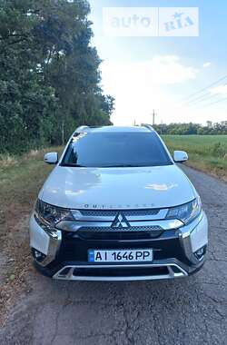 Позашляховик / Кросовер Mitsubishi Outlander 2018 в Білій Церкві