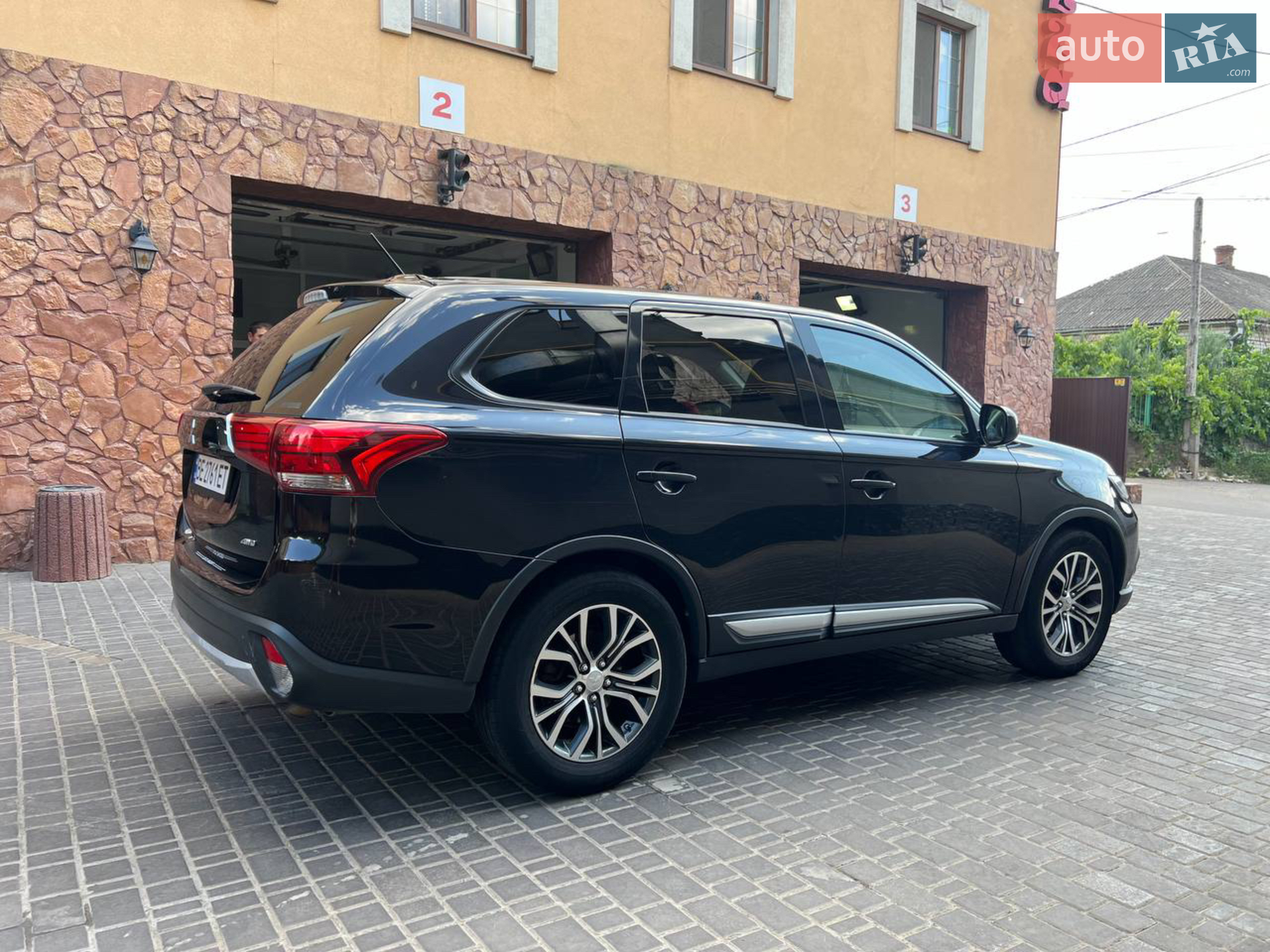 2016 Mitsubishi Outlander - мініатюра 2