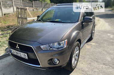 Внедорожник / Кроссовер Mitsubishi Outlander 2012 в Звенигородке