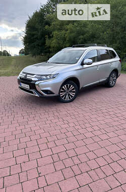 Позашляховик / Кросовер Mitsubishi Outlander 2019 в Бориславі