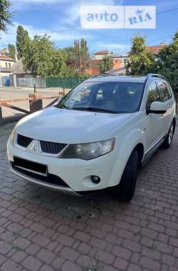 Позашляховик / Кросовер Mitsubishi Outlander 2009 в Києві