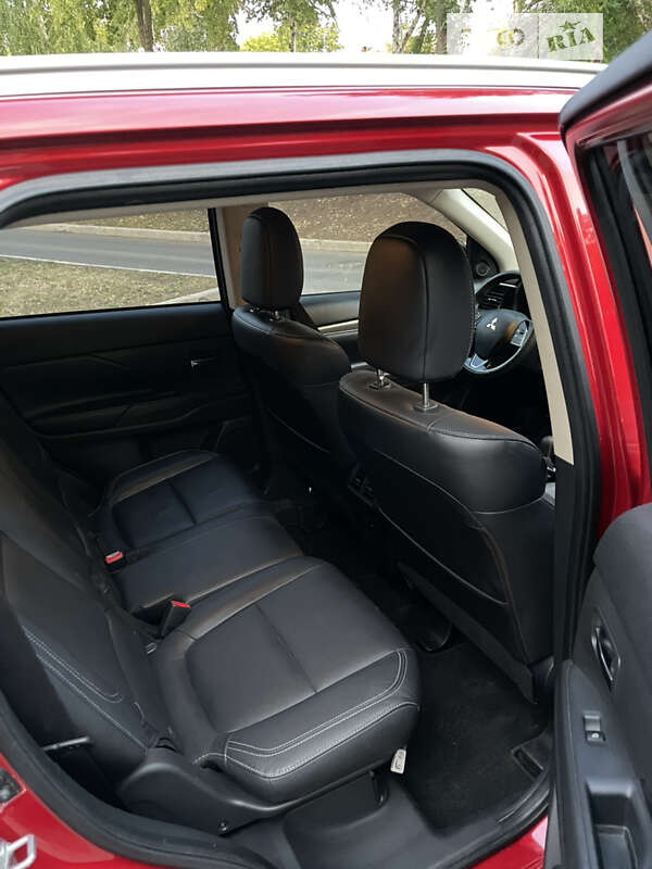 Внедорожник / Кроссовер Mitsubishi Outlander 2019 в Днепре