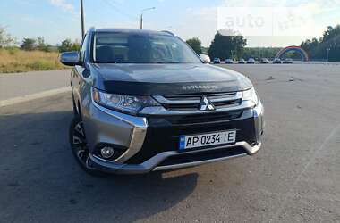 Внедорожник / Кроссовер Mitsubishi Outlander 2017 в Запорожье