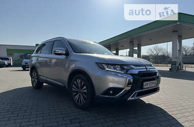 Позашляховик / Кросовер Mitsubishi Outlander 2019 в Житомирі