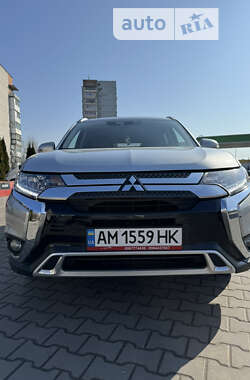 Позашляховик / Кросовер Mitsubishi Outlander 2019 в Житомирі