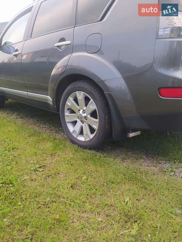 Внедорожник / Кроссовер Mitsubishi Outlander 2008 в Каменке-Бугской