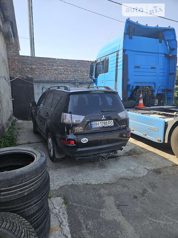 Mitsubishi Outlander 2012