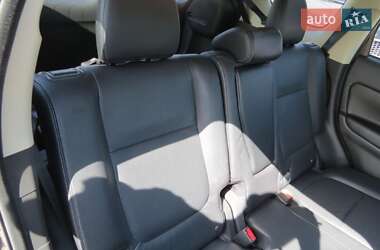 Внедорожник / Кроссовер Mitsubishi Outlander 2015 в 