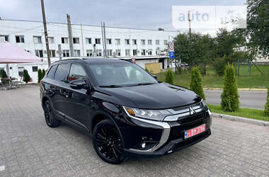 Внедорожник / Кроссовер Mitsubishi Outlander 2019 в Львове