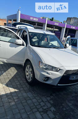 Внедорожник / Кроссовер Mitsubishi Outlander 2010 в Ровно