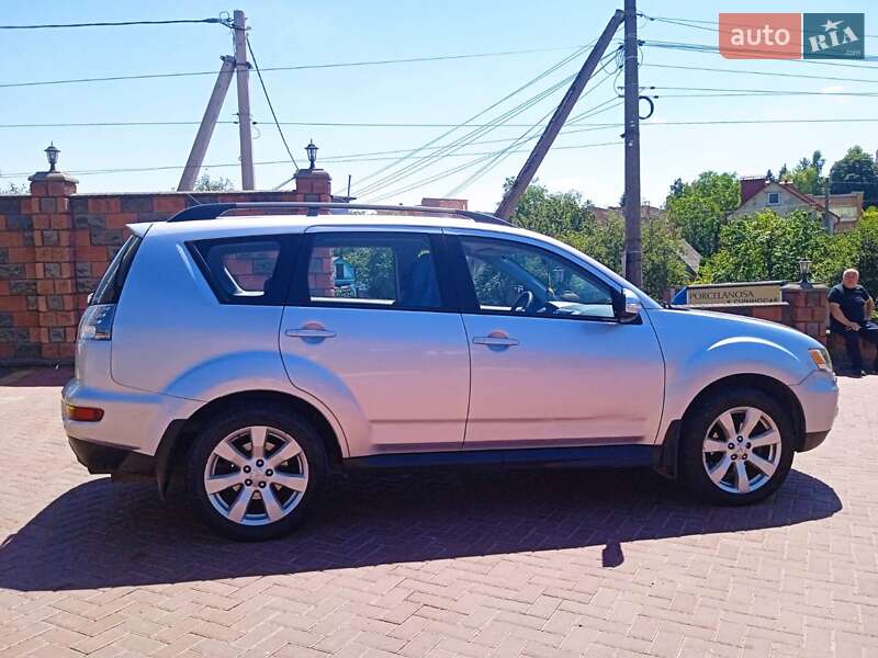 Позашляховик / Кросовер Mitsubishi Outlander 2011 в Рівному