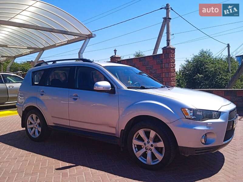 Позашляховик / Кросовер Mitsubishi Outlander 2011 в Рівному