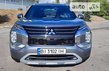 Позашляховик / Кросовер Mitsubishi Outlander 2021 в Києві