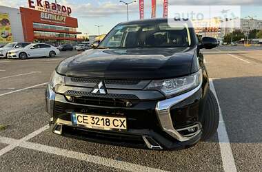 Внедорожник / Кроссовер Mitsubishi Outlander 2018 в Черновцах