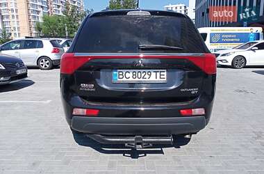 Внедорожник / Кроссовер Mitsubishi Outlander 2013 в 