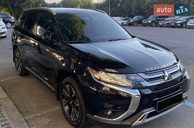 Позашляховик / Кросовер Mitsubishi Outlander 2018 в Львові