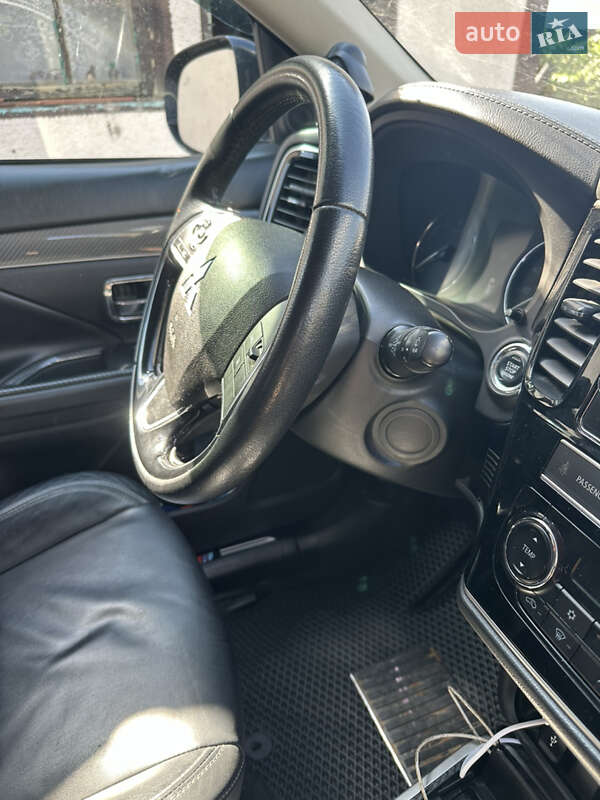Позашляховик / Кросовер Mitsubishi Outlander 2018 в Миколаєві