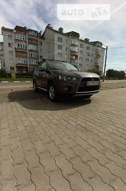 Внедорожник / Кроссовер Mitsubishi Outlander 2011 в Львове