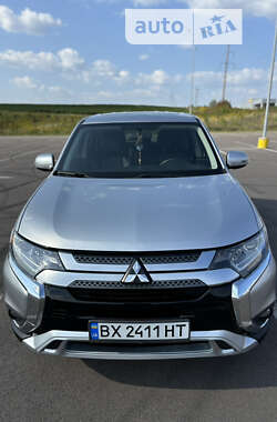 Внедорожник / Кроссовер Mitsubishi Outlander 2019 в Ровно