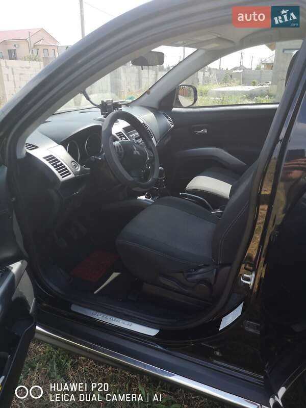 Позашляховик / Кросовер Mitsubishi Outlander 2011 в Одесі