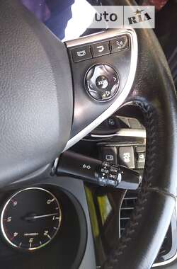 Внедорожник / Кроссовер Mitsubishi Outlander 2012 в 