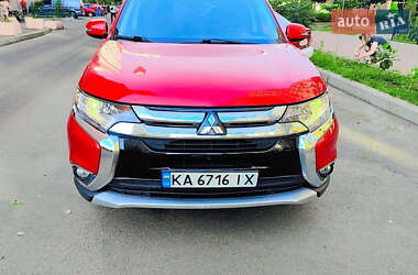 Позашляховик / Кросовер Mitsubishi Outlander 2017 в Києві