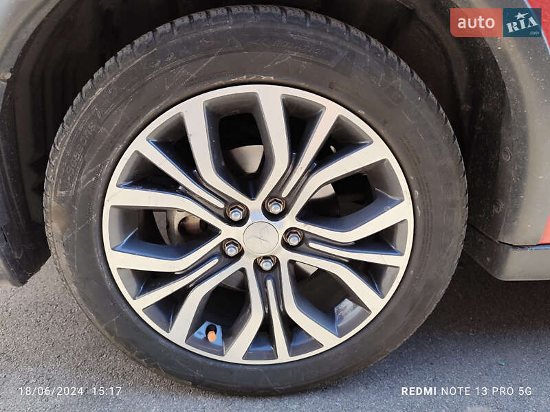 Внедорожник / Кроссовер Mitsubishi Outlander 2017 в Киеве