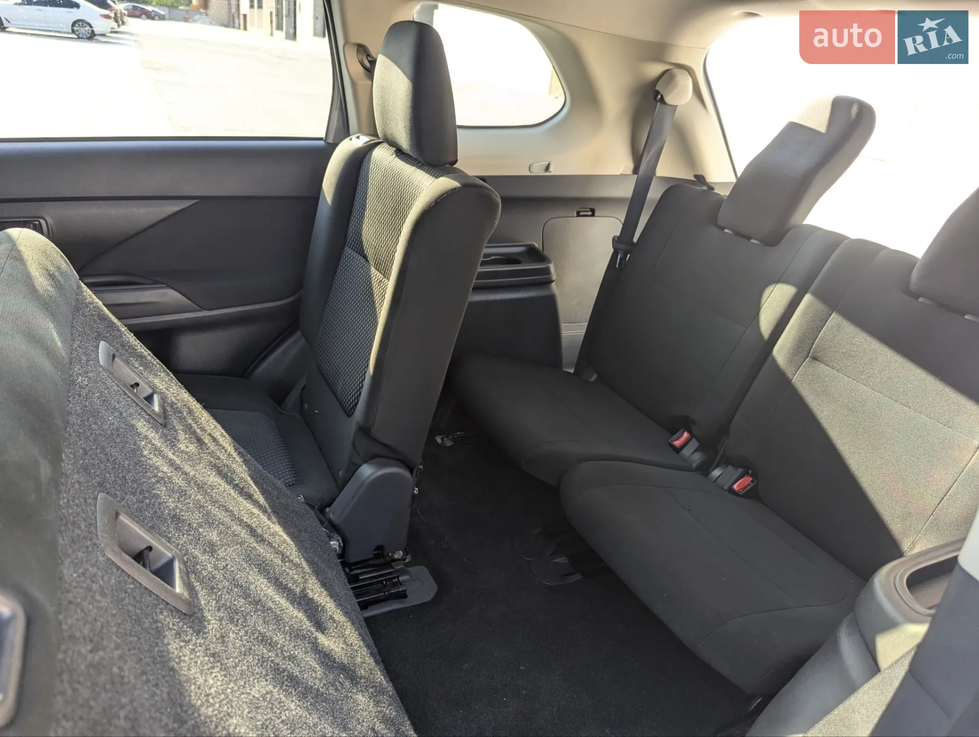 2017 Mitsubishi Outlander - мініатюра 16