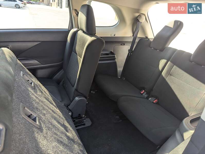 Позашляховик / Кросовер Mitsubishi Outlander 2017 в Тернополі