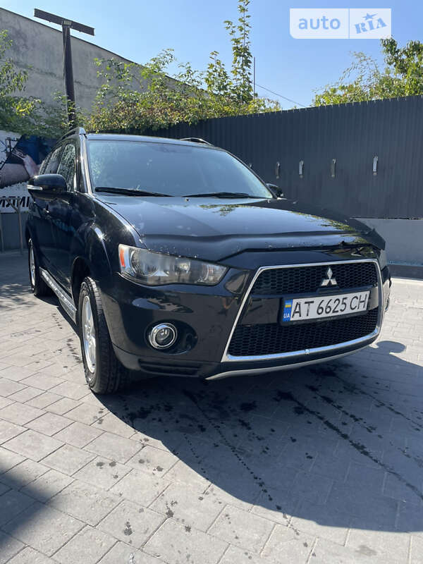 Позашляховик / Кросовер Mitsubishi Outlander 2012 в Івано-Франківську